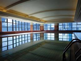 哈尔滨香格里拉大饭店室内游泳馆